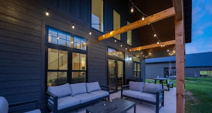 Hills Hideaway - 3 BD Cabin