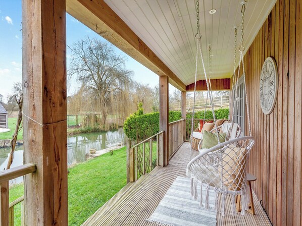 Terrace/patio - 1 bedroom accommodation in Lacock, near Chippenham (Lacock, near Chippenham)