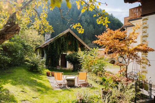 Holiday home for groups up to 27 guests right in the middle of the Alps!