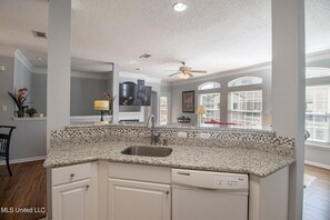 Interior - Villa Vacation on the Gulf. Spacious and private 2 bed/2 ba steps from the beach (Gulfport)