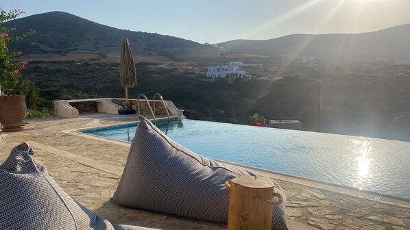 Outdoor pool - Waterlily Villa located in the beautiful bay of Agios Georgios in Antiparos! (Antiparos)