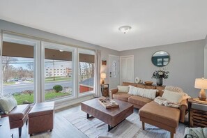 Televisio, pöytäjalkapallopöytä