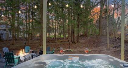 Hot Tub, Game Room, Near SU, sleeps 10