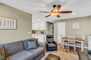 Smart TV - Cozy & Quiet 2 Bedroom Beach Cottage - Only 2 Blocks from Beach! (Bradley Beach)