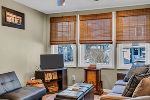 Smart TV - Cozy & Quiet 2 Bedroom Beach Cottage - Only 2 Blocks from Beach! (Bradley Beach)