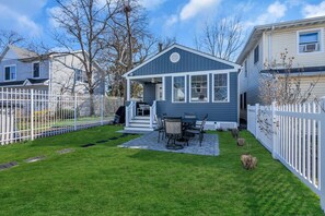 Exterior - Cozy & Quiet 2 Bedroom Beach Cottage - Only 2 Blocks from Beach! (Bradley Beach)