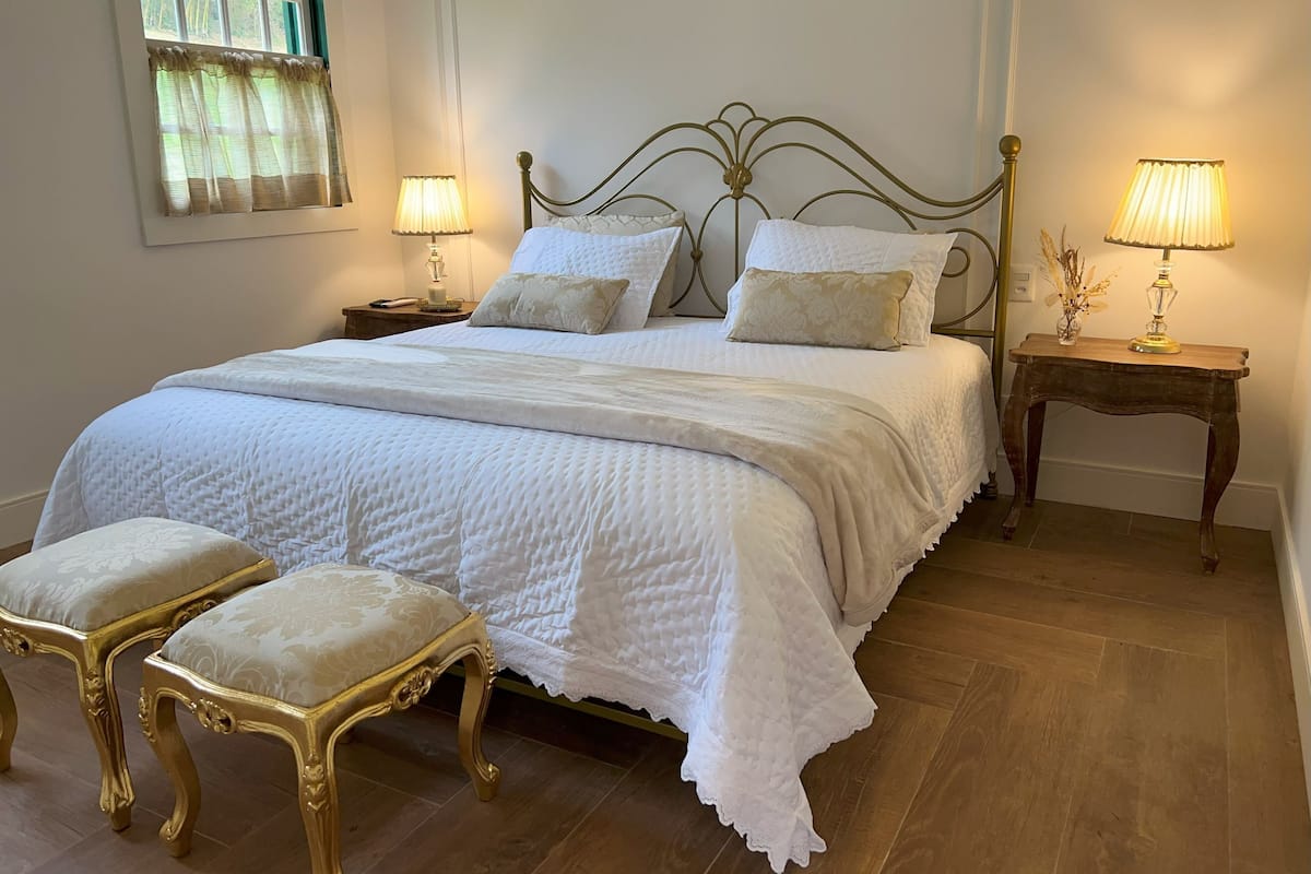 1 bedroom, Egyptian cotton sheets, premium bedding, pillow-top beds