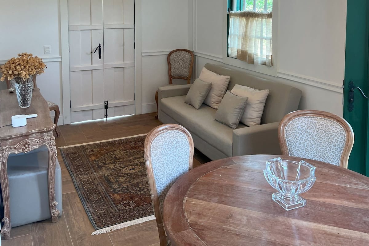 CASA VERDE E BRANCA COMPLETA 1 SUITE | 1 bedroom, Egyptian cotton sheets, premium bedding, pillow-top beds