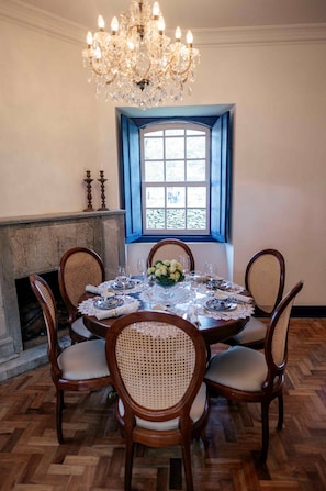 55-inch LCD TV with digital channels, Netflix, streaming services - Villa Chafariz  (Tiradentes)
