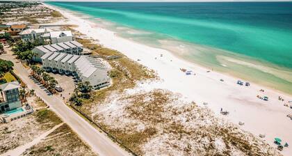 Steps to the Beach, Pool + Hot Tub Renovated Retreat Sea Haven by Avantstay