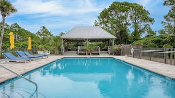 Apartment (2 Bedrooms) | Pool | Outdoor pool