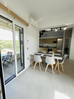 Rom, 3 soverom, tilgjengelighetstilpasset, røyk | Spiseområde