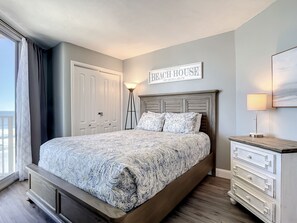 2 slaapkamers, een strijkplank/strijkijzer, gratis wifi, beddengoed