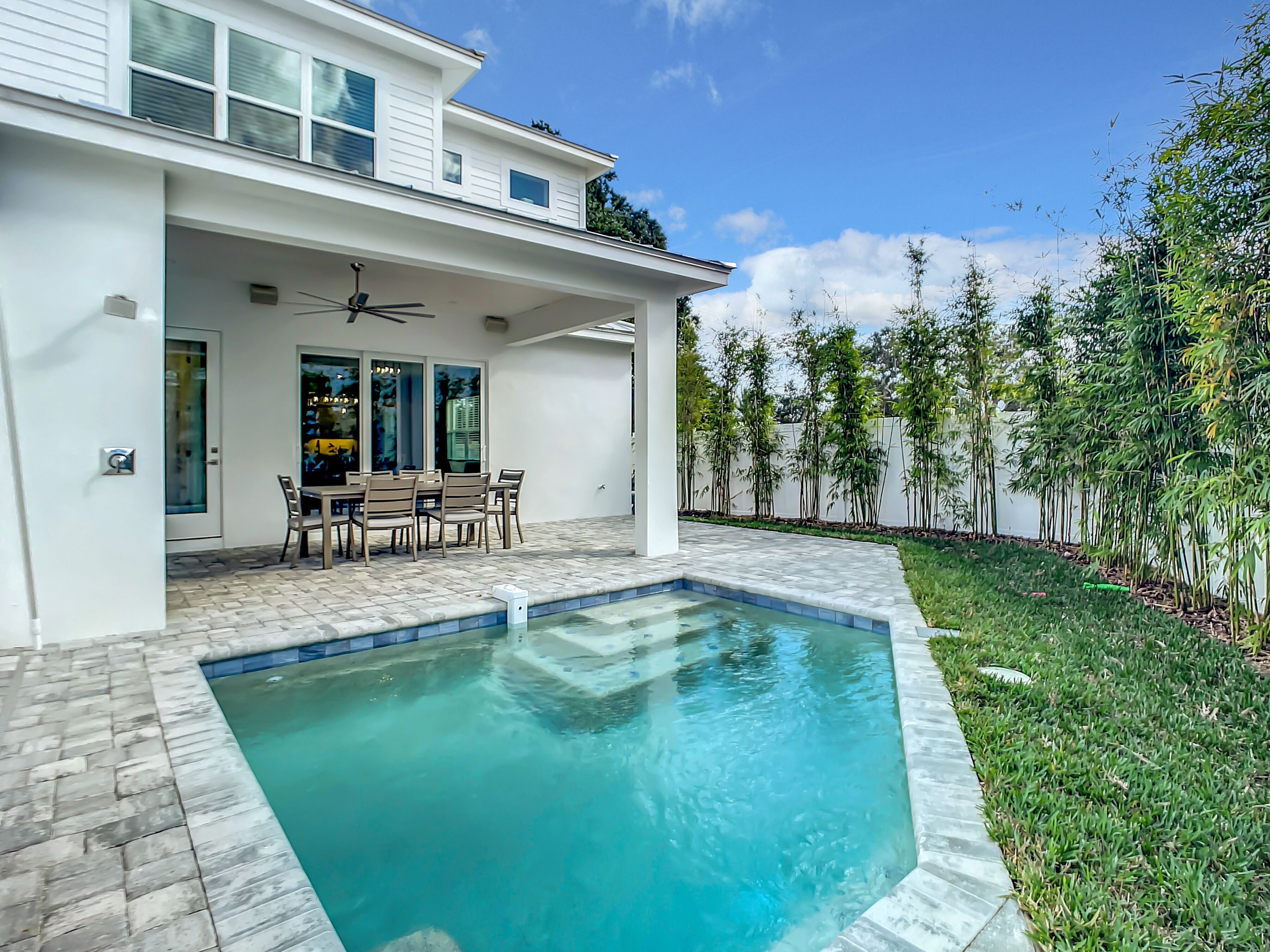 Family Paradise, Smart Home, Pool, Walk to Flagler
