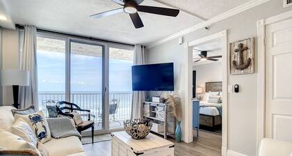 Impressive Oceanfront Condo - Pool, BBQ & Just Steps to Flagler Ave