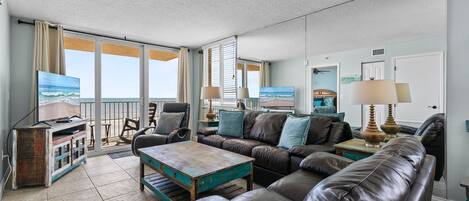 Una Smart TV, un futbolín