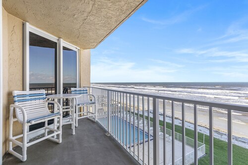 Oceanfront Condo - Pool, Beach & Steps from Flagler Ave