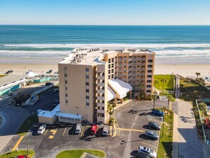 Exterior - Top Floor Oceanfront - Pool, Beach & Steps to Flagler Ave (New Smyrna Beach)
