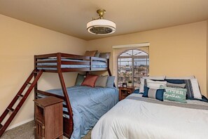 3 chambres, bureau, lit parapluie, Wi-Fi