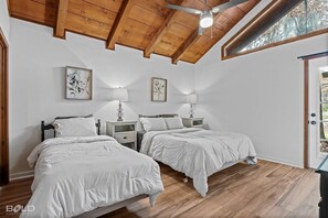 4 chambres, bureau, Wi-Fi gratuit, draps fournis