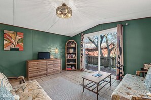 Smart TV - Chic Cypress View Cabin with Canoes! @ Caddo Shores Cabins, Uncertain, Texas (Karnack)