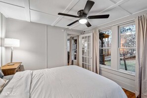 4 bedrooms, free WiFi, bed sheets