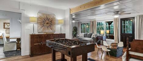 Spielezimmer