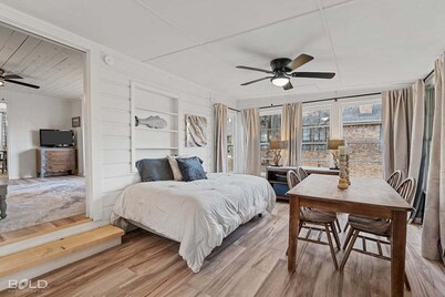 Escape to our serene Caddo Shores lakefront cabin with direct water access! Perfect for up to 8 guests, this rustic retreat is ideal for kayaking, fishing, and nature lovers. Enjoy a fully equipped kitchen, cozy living spaces, and a screened porch.