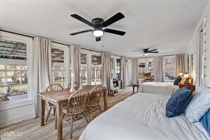 2 chambres, fer et planche à repasser, Wi-Fi gratuit, draps fournis