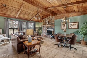 Smart TV, fireplace, DVD player, offices