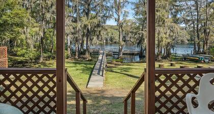 Southern Pearl is all about simple, peaceful lake living. Wake up to water views, spend your days kayaking or canoeing, and wind down with quiet evenings by the water.