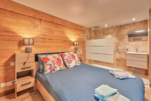 3 chambres, fer et planche à repasser, lit parapluie, Wi-Fi gratuit