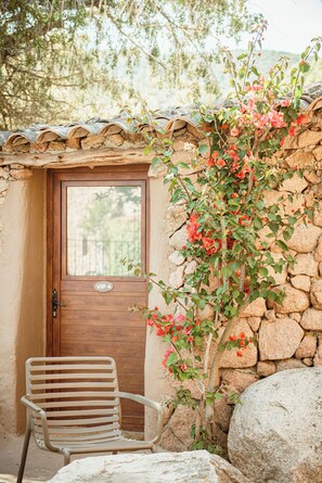 Blendingsgardiner, strykejern/-brett og wi-fi (inkludert)