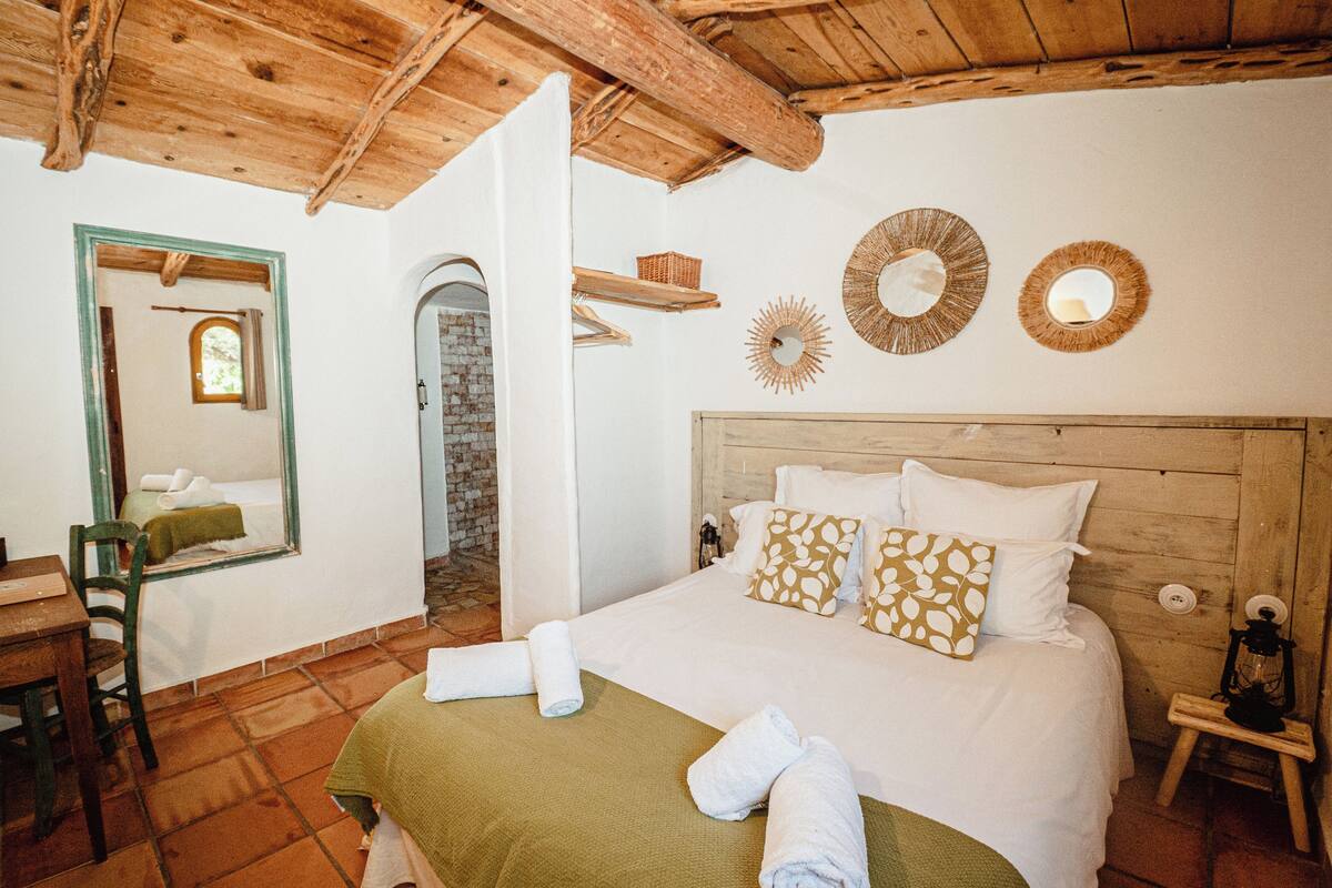 Family Room | Desk, blackout drapes, iron/ironing board, free WiFi