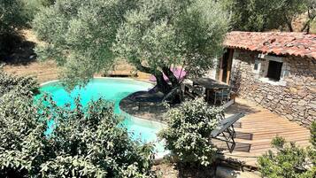 Blackout drapes, iron/ironing board, free WiFi