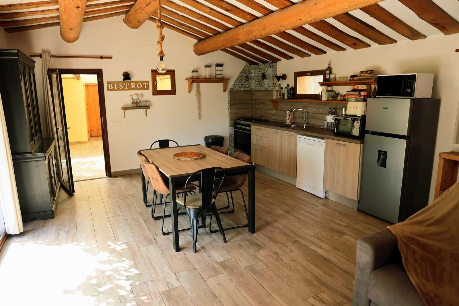 Villa Tradition | Rideaux occultants, fer et planche à repasser, Wi-Fi gratuit