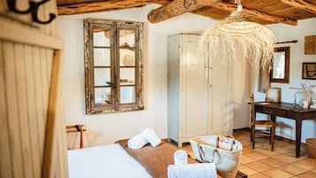 Chambre Supérieure | Rideaux occultants, fer et planche à repasser, Wi-Fi gratuit