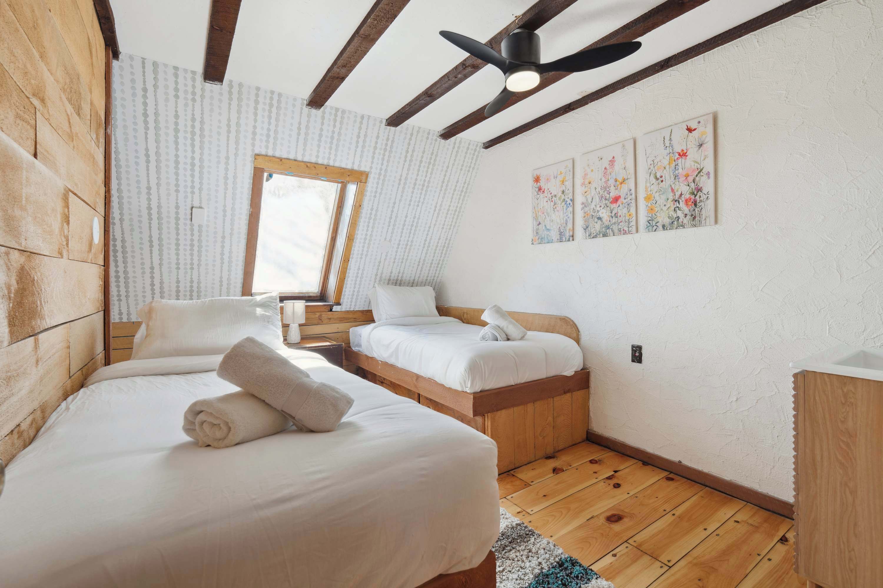 13 bedrooms, desk, iron/ironing board, free WiFi