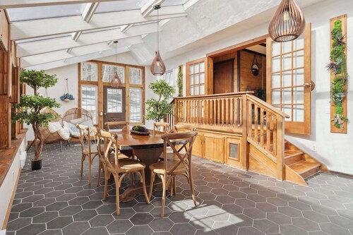 The Birch 13BR Villa  2 min from Mt. Snow Hot Tub Pool