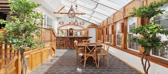 Home with View of Mount Snow!! Indoor-pool, spa, sauna Gym & more Sleeps 23+