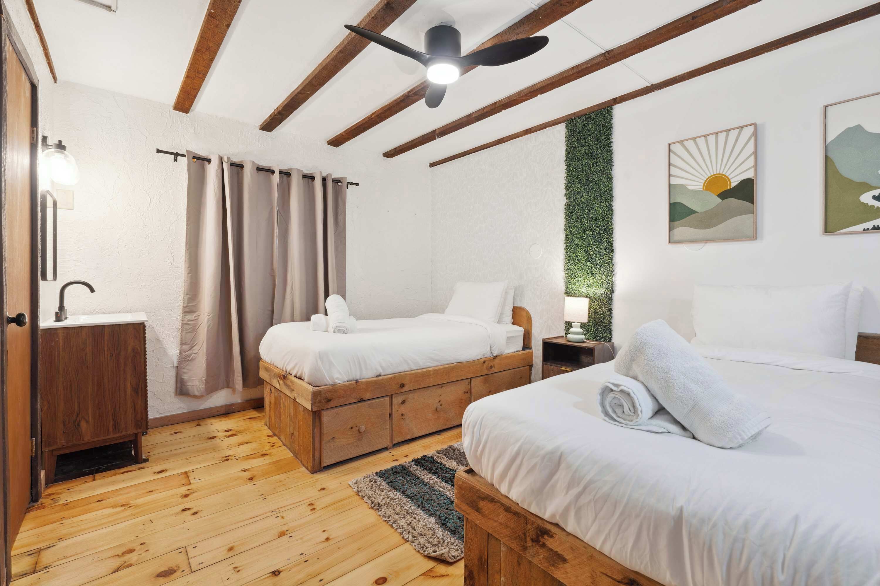 13 多间卧室、办公桌、熨斗/熨衣板、免费 WiFi