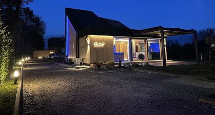 Sunset Holiday Home with Hot tub and terrace