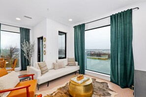 Suite, 3 Bedrooms | Living area - Eve Nashville (Nashville)