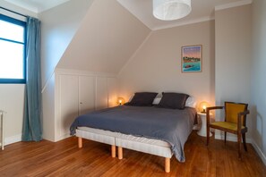 7 habitaciones, tabla de planchar con plancha y wifi gratis 