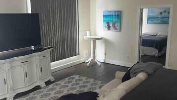 1 bedroom, WiFi, bed sheets