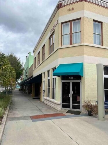 Historic down town Titusville apt A . Private no host!