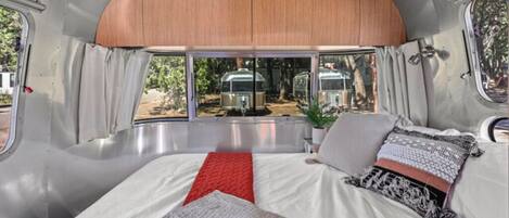 1 多间卧室、WiFi