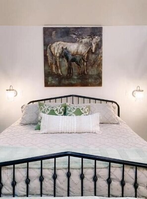 2 bedrooms, desk, free WiFi, bed sheets