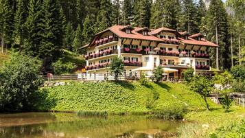 Enceinte de lâhĂ©bergement