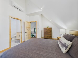 3 bedrooms, WiFi, bed sheets - Rushmore Cabin -  3 BD Cabin (Custer)